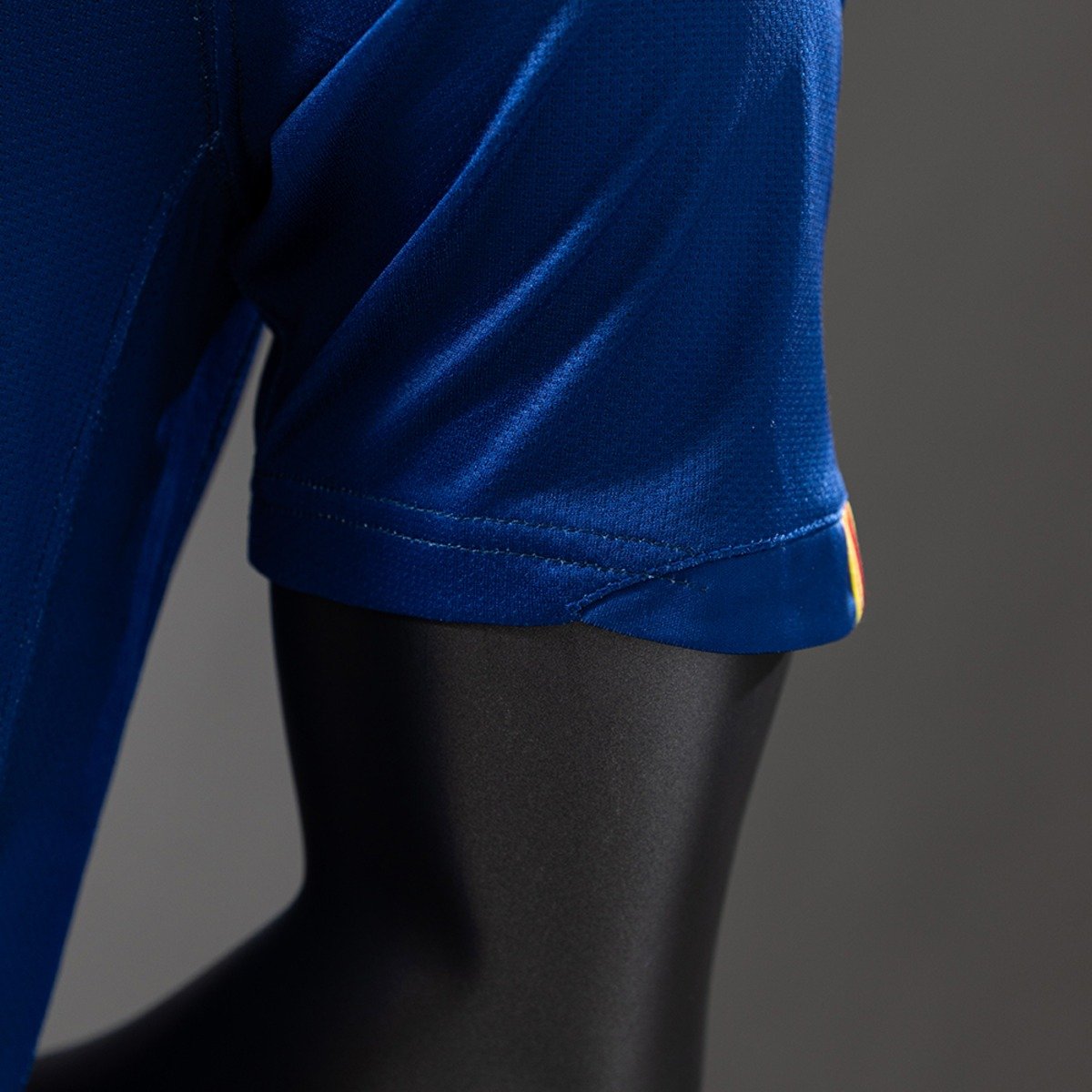 barcelona 06 07 player version retro home jersey 005 barcelona 06 07 player version retro home jersey 005