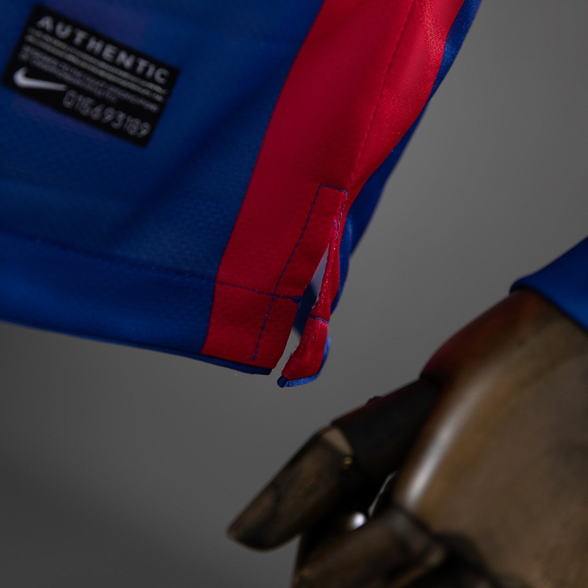 barcelona 10 11 home long sleeve retro jersey 008 barcelona 10 11 home long sleeve retro jersey 008