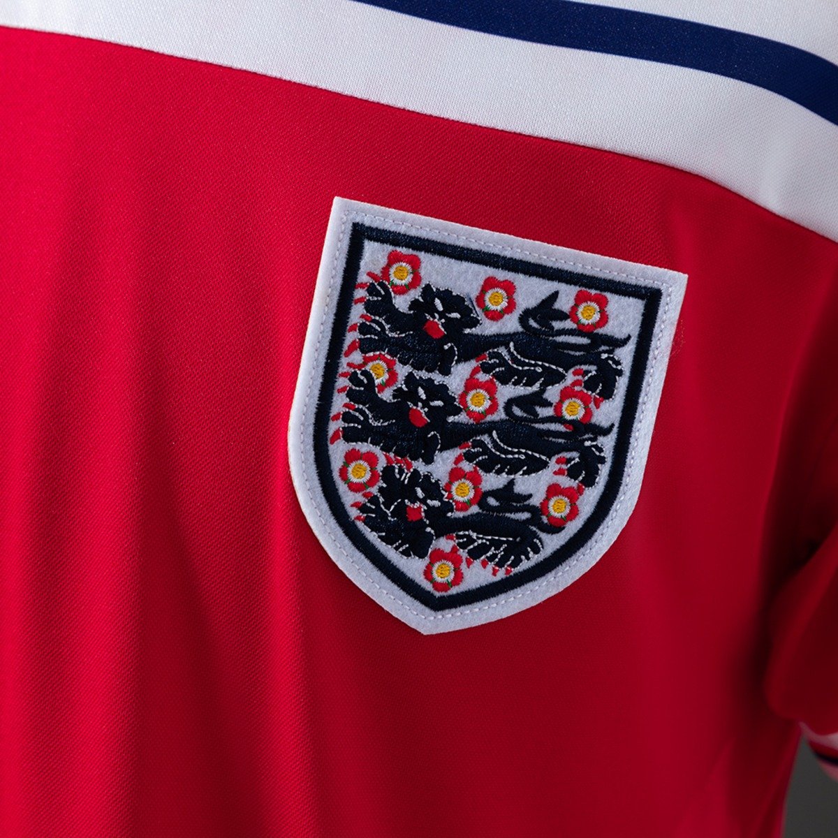 england 1982 away retro jersey 004 england 1982 away retro jersey 004