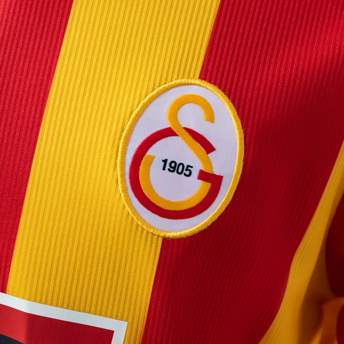 galatasaray 99 00 home long sleeve retro jersey 005 galatasaray 99 00 home long sleeve retro jersey 005