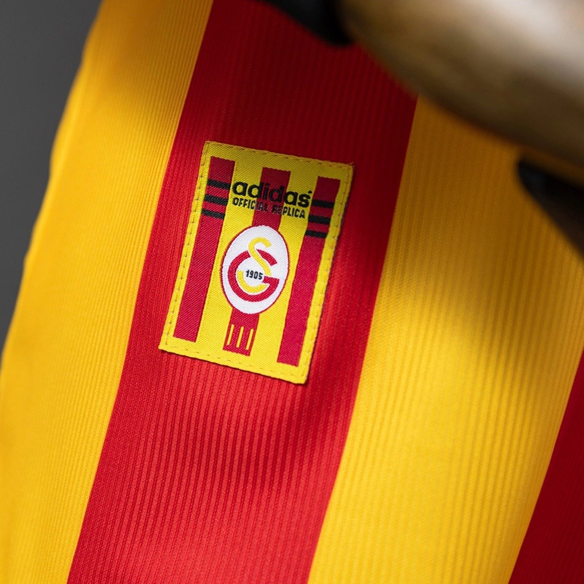 galatasaray 99 00 home long sleeve retro jersey 008 galatasaray 99 00 home long sleeve retro jersey 008