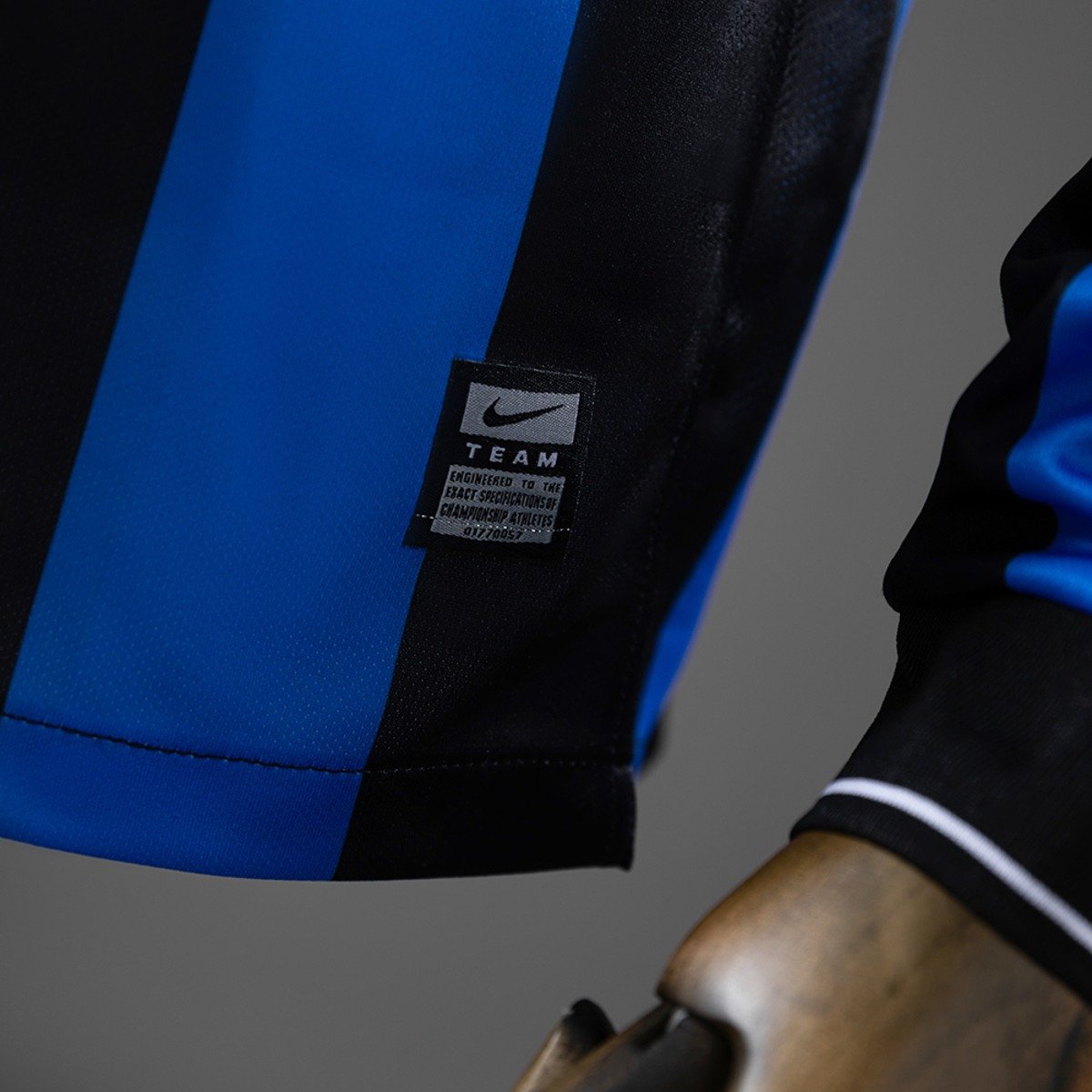 inter milan 09 10 home retro long sleeve jersey 008 inter milan 09 10 home retro long sleeve jersey 008