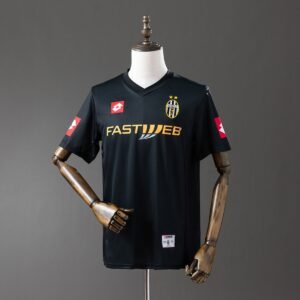 juventus 01 02 away retro jersey 001