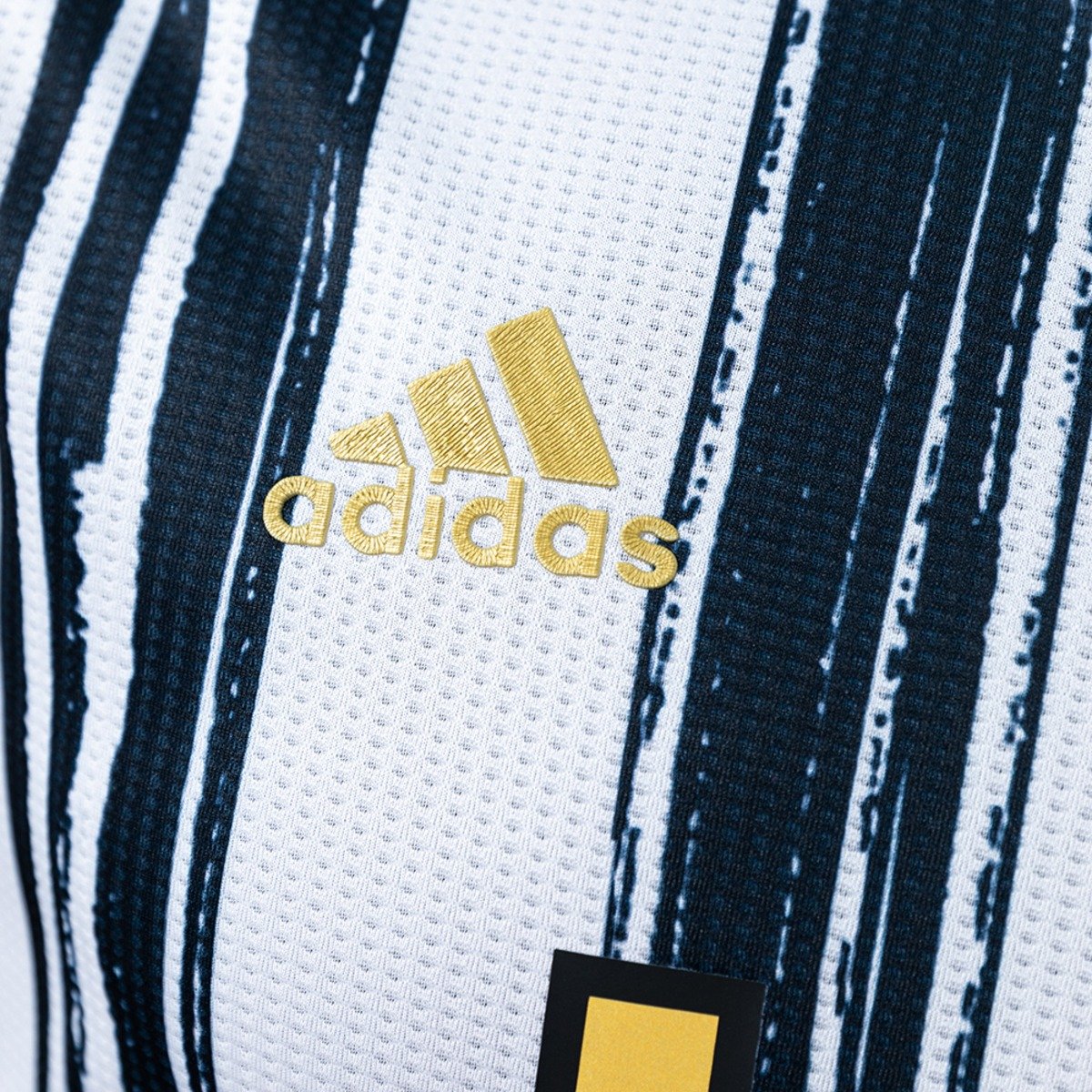 juventus 20 21 home player version retro jersey 005 juventus 20 21 home player version retro jersey 005