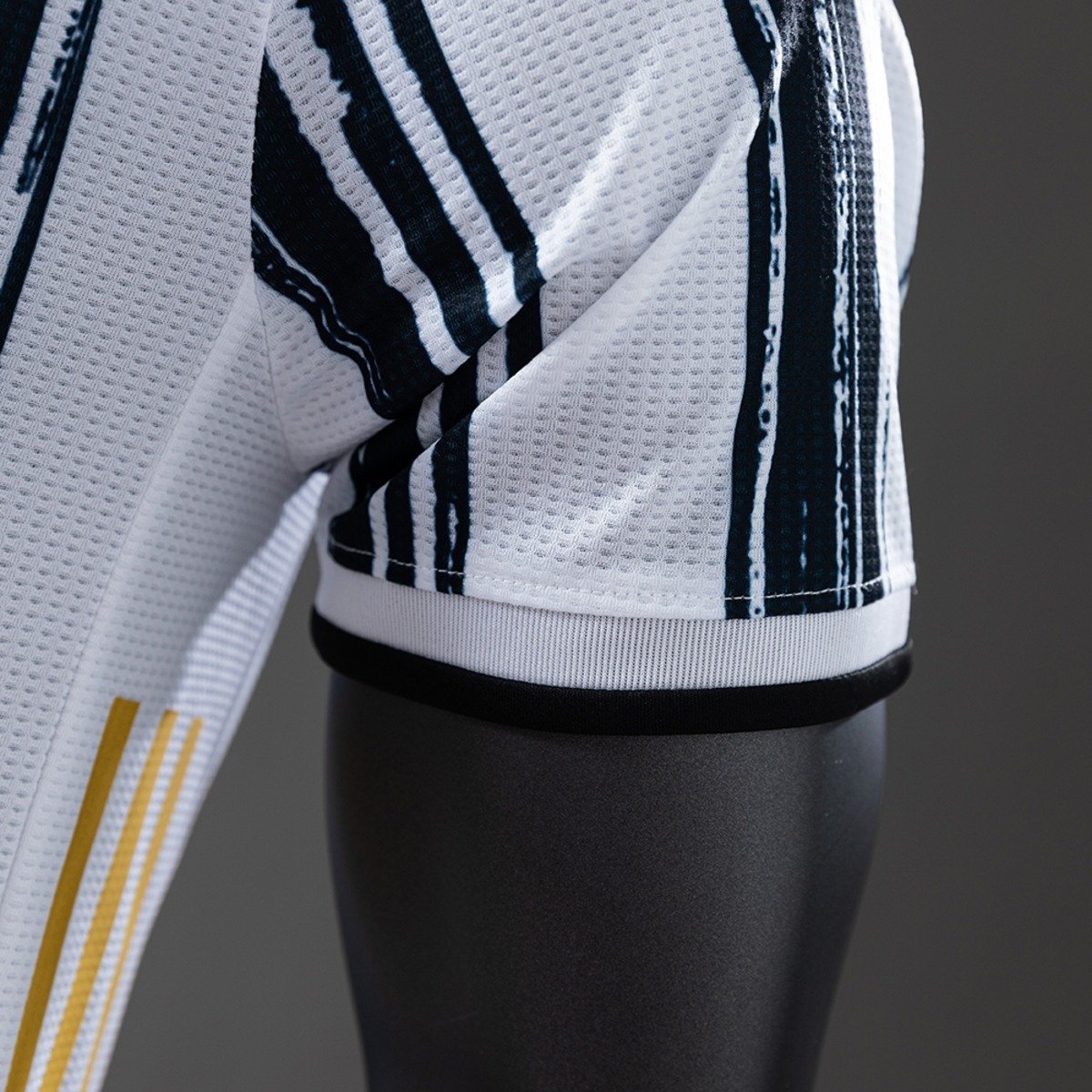 juventus 20 21 home player version retro jersey 006 juventus 20 21 home player version retro jersey 006