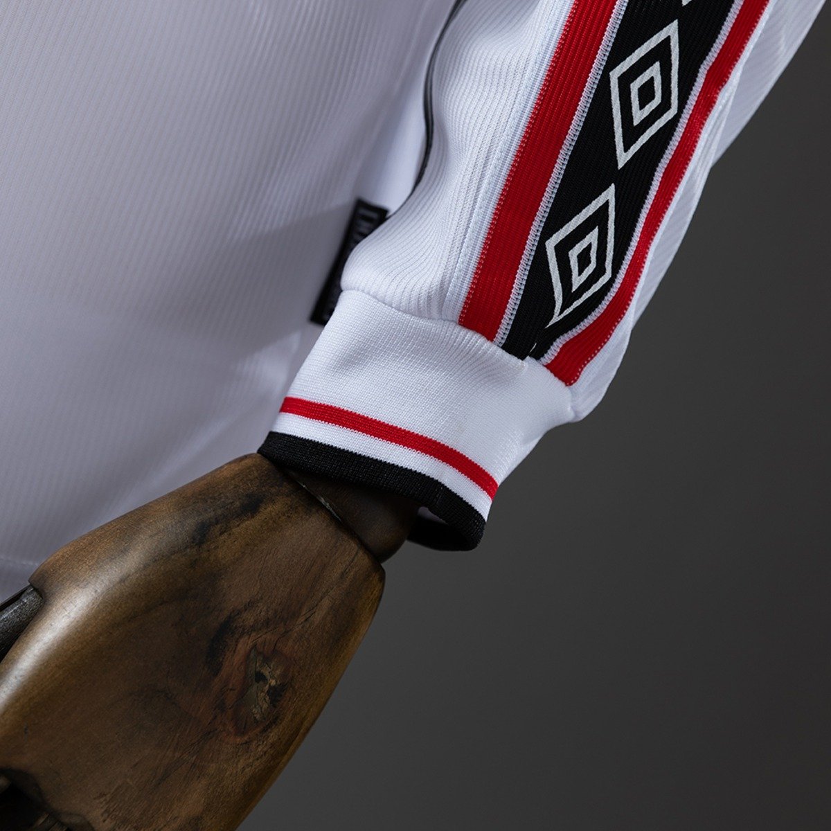 manchester united 98 99 white long sleeve retro jersey 007 manchester united 98 99 white long sleeve retro jersey 007