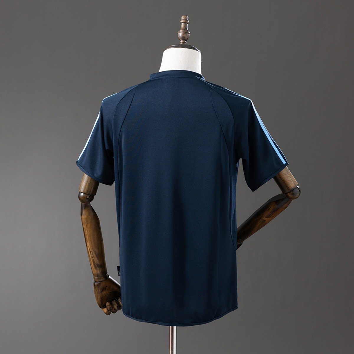 real madrid 03 04 away retro jersey 002 2.jpg real madrid 03 04 away retro jersey 002 2.jpg