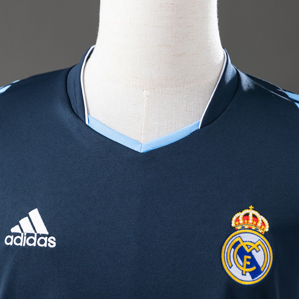 real madrid 03 04 away retro jersey 003 2.jpg real madrid 03 04 away retro jersey 003 2.jpg