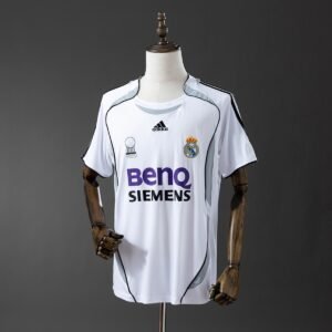 real madrid 06 07 home retro jersey 001 2.jpg