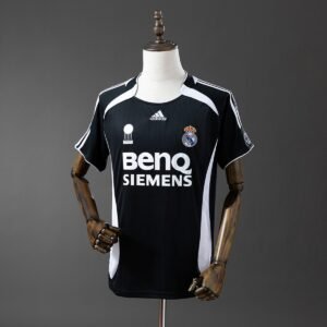 real madrid 06 07 third retro jersey 001 2.jpg