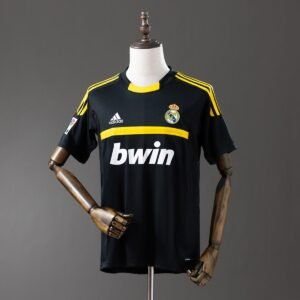 real madrid 11 12 goalkeeper black retro jersey 001 2.jpg