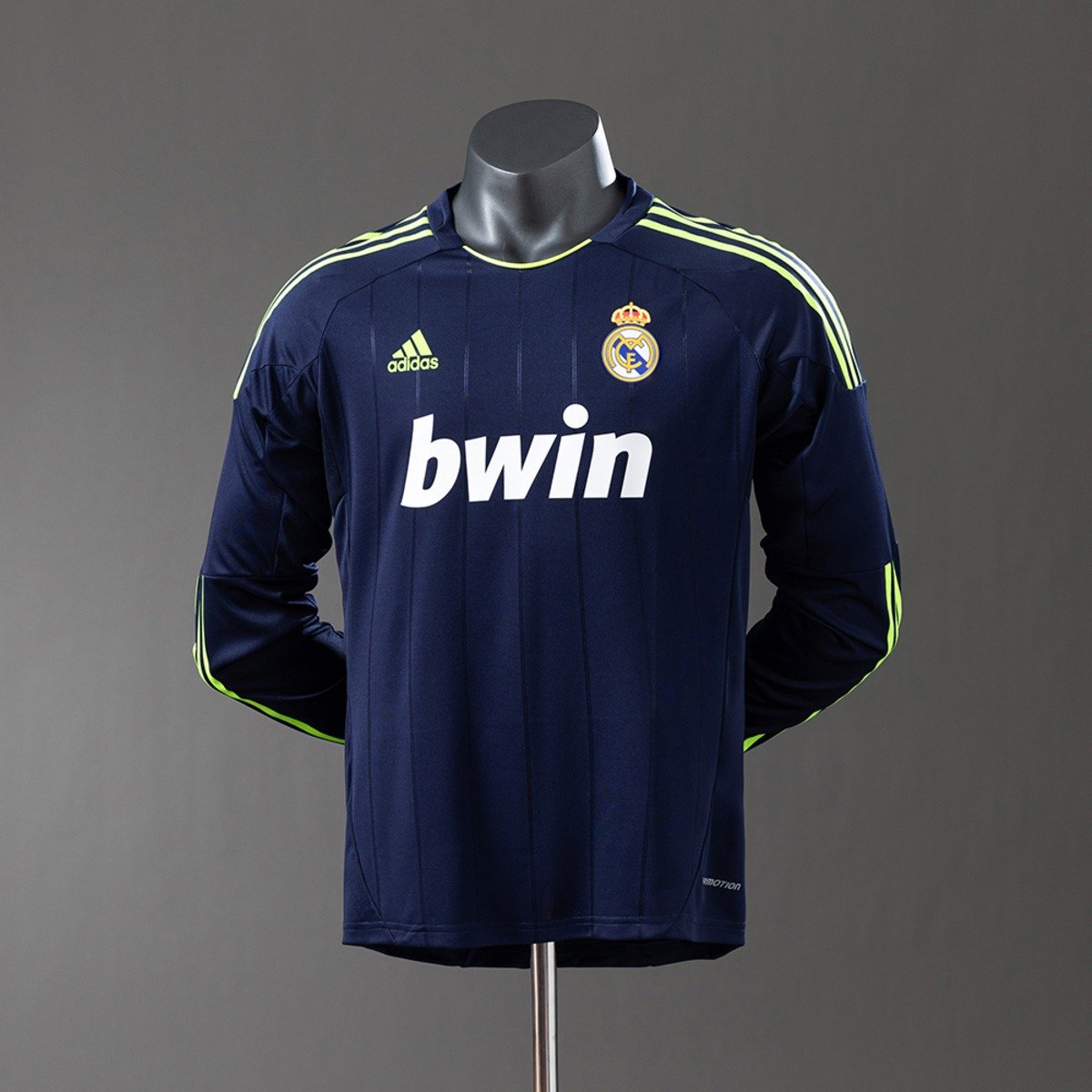 real madrid 12 13 away long sleeve player version retro jersey 001 2.jpg real madrid 12 13 away long sleeve player version retro jersey 001 2.jpg