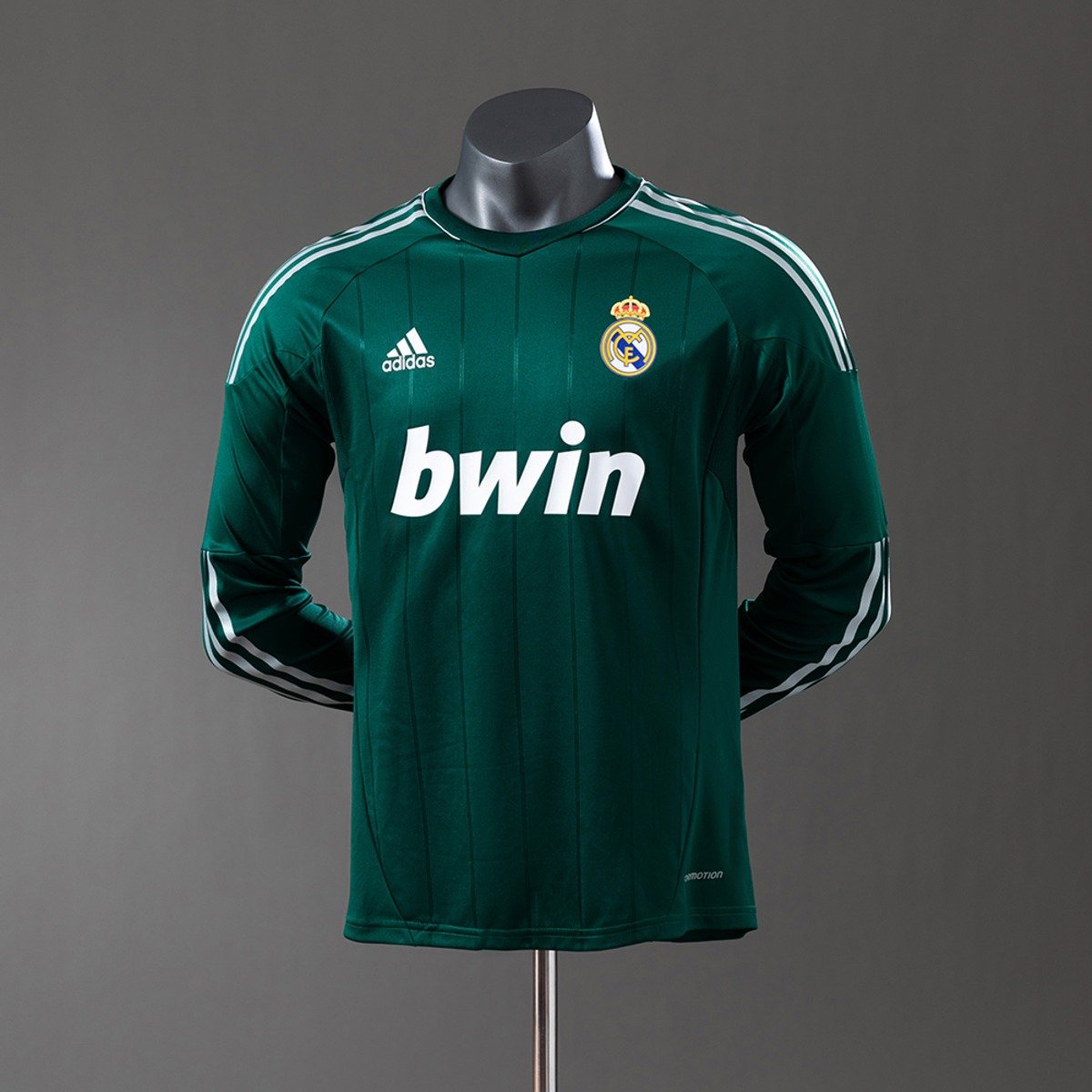 real madrid 12 13 third long sleeve player version retro jersey 001 2.jpg real madrid 12 13 third long sleeve player version retro jersey 001 2.jpg