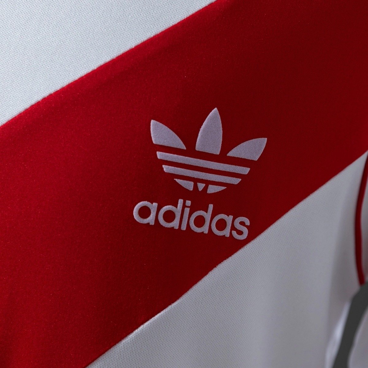 river plate 86 87 home retro jersey 005 2.jpg river plate 86 87 home retro jersey 005 2.jpg
