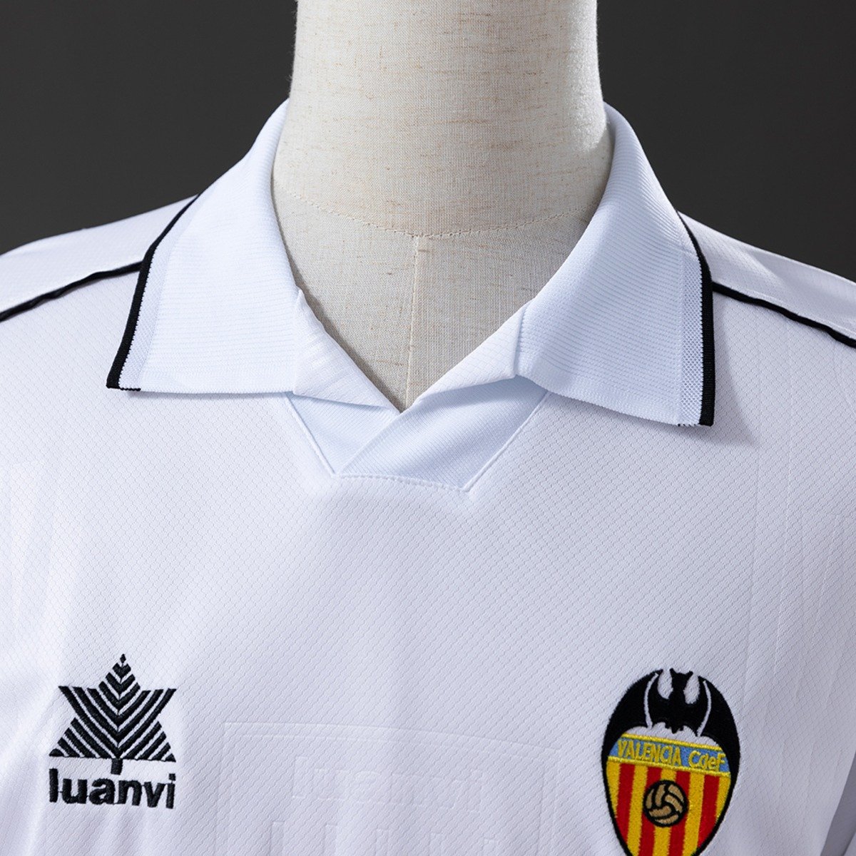 valencia 96 97 home retro jersey 003 2.jpg valencia 96 97 home retro jersey 003 2.jpg