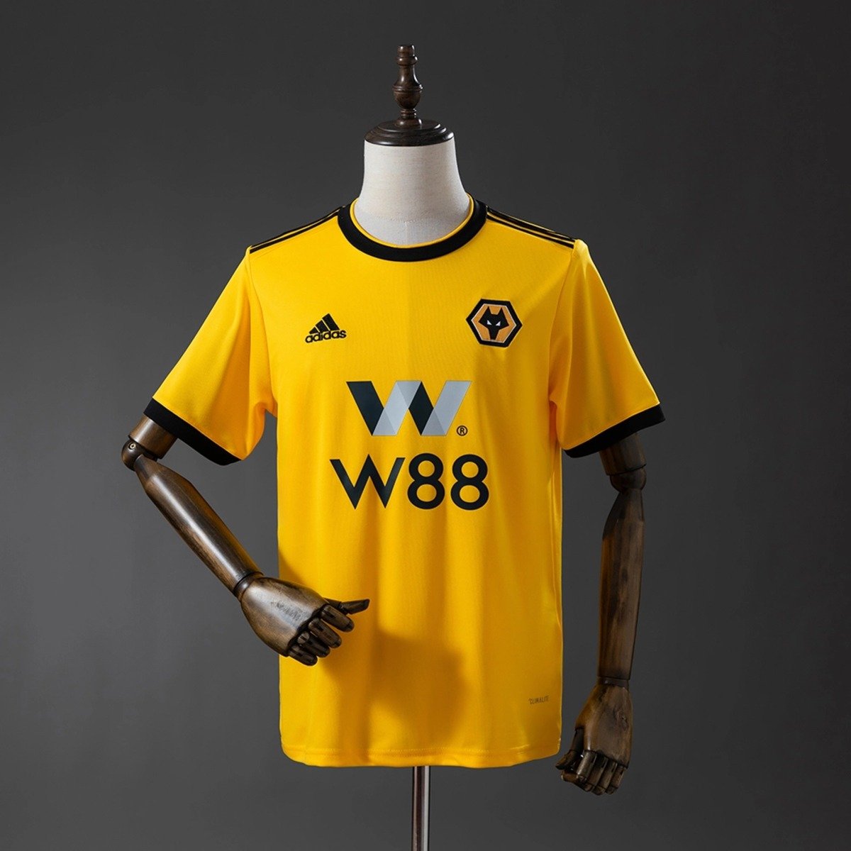 wolves 18 19 home retro jersey 001 2.jpg wolves 18 19 home retro jersey 001 2.jpg