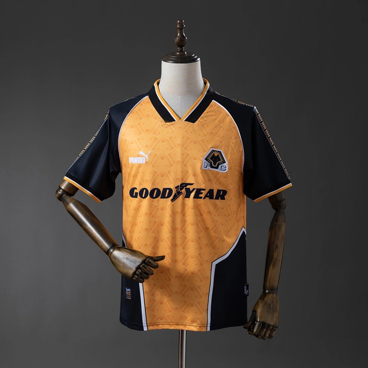 wolves 96 98 home retro jersey 001 2.jpg wolves 96 98 home retro jersey 001 2.jpg